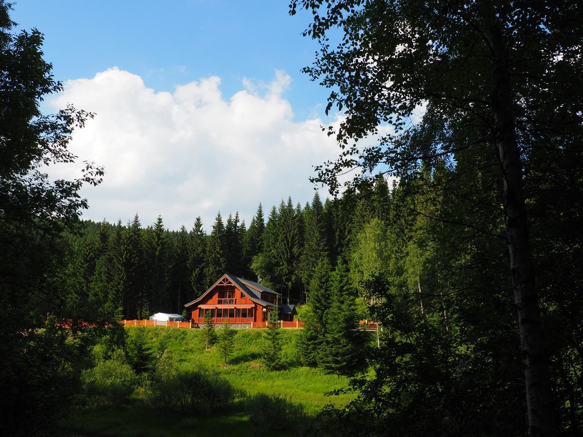 Jezírko lesní restaurant&penzion Jáchymov Esterno foto