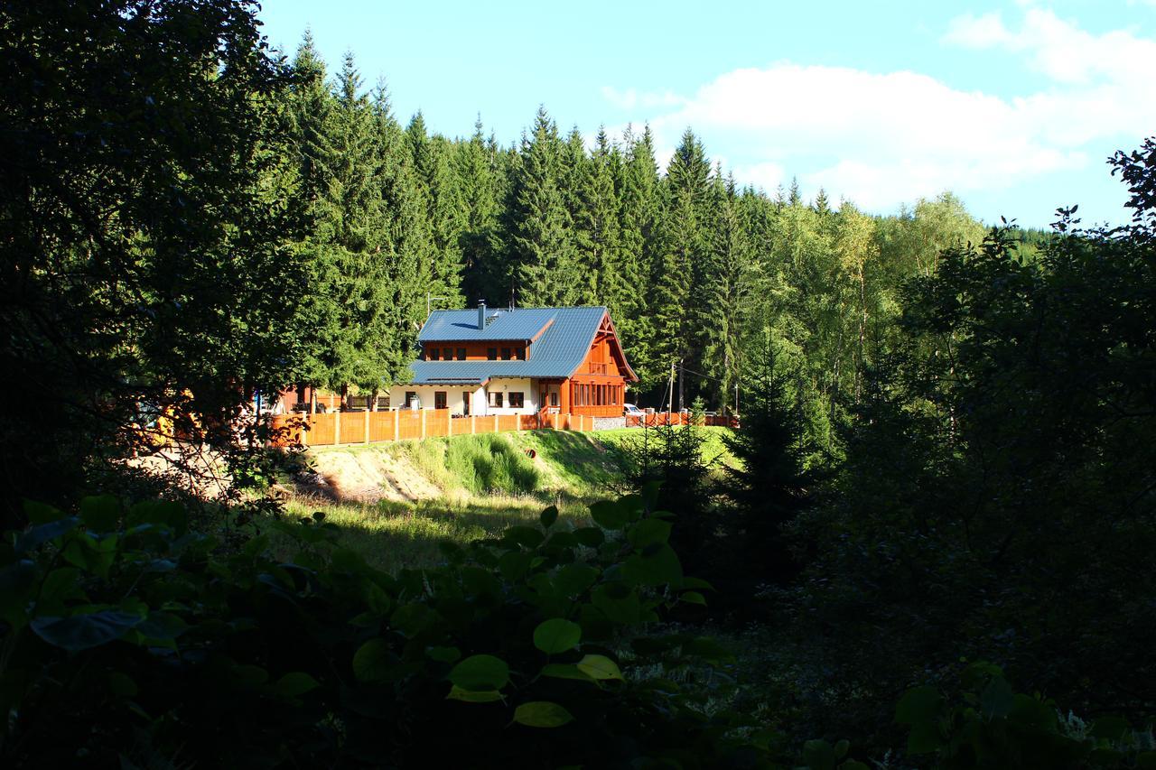 Jezírko lesní restaurant&penzion Jáchymov Esterno foto